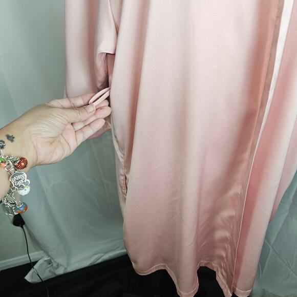 Victoria's Secret Silky Blush Pink Robe Sz M/L Loungewear Elegant honeymoon spa - Picture 8 of 8